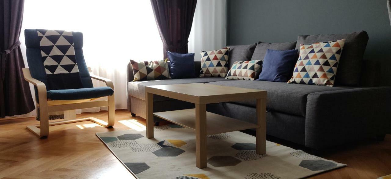 Modern And Cozy Apartment Piteşti Exterior foto