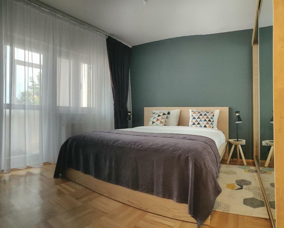 Modern And Cozy Apartment Piteşti Exterior foto